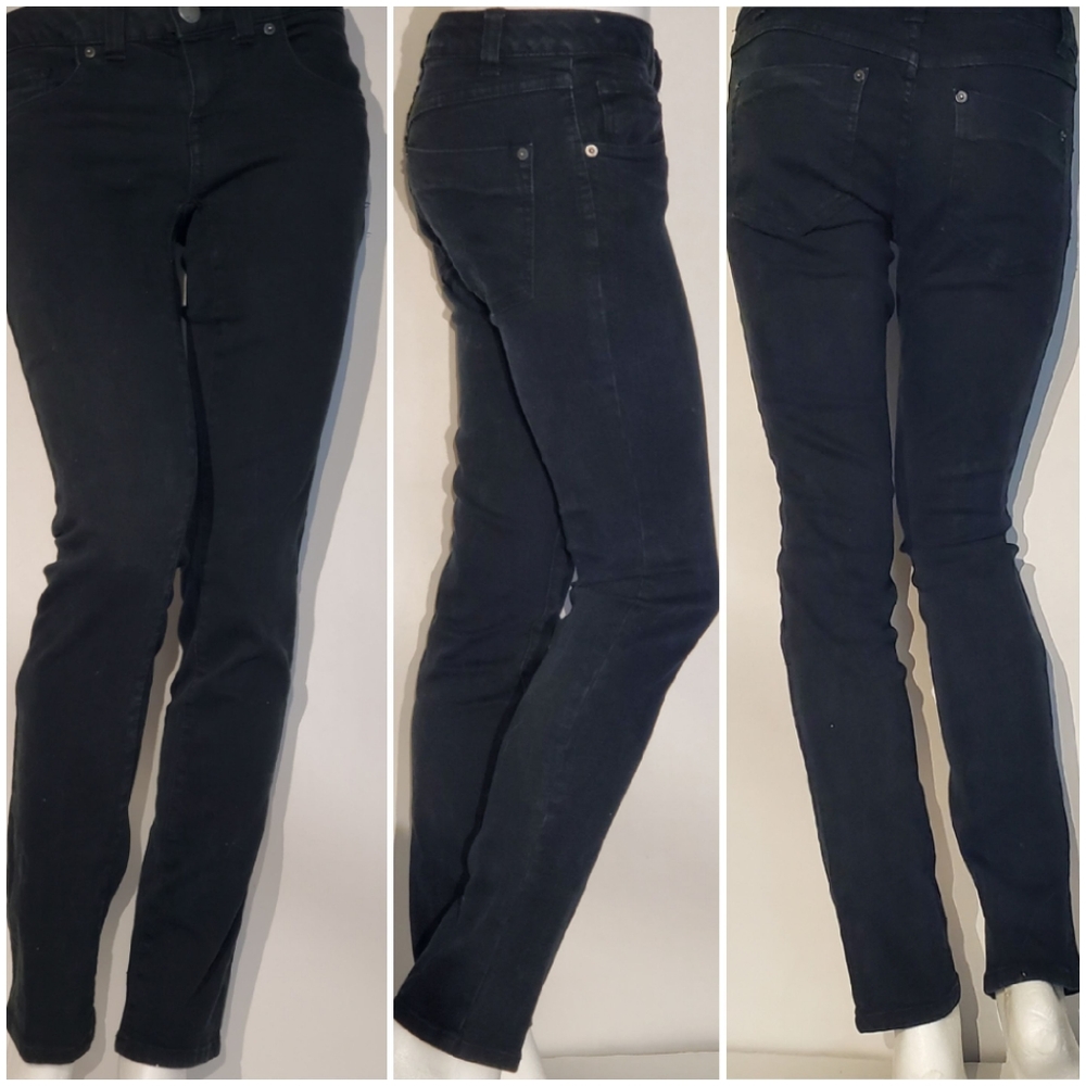 INC Petite 0 Skinny Leg Black Jeans 0P